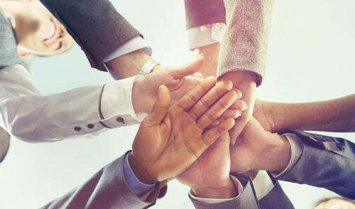 有完整的開發(fā)團隊嗎？